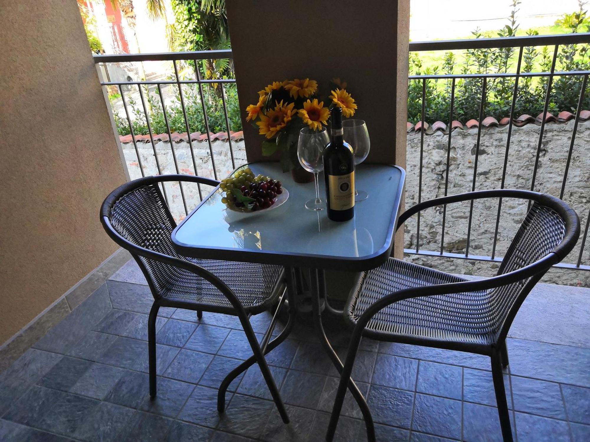 Butterfly Apt In Suna With Garage فيربانيا المظهر الخارجي الصورة